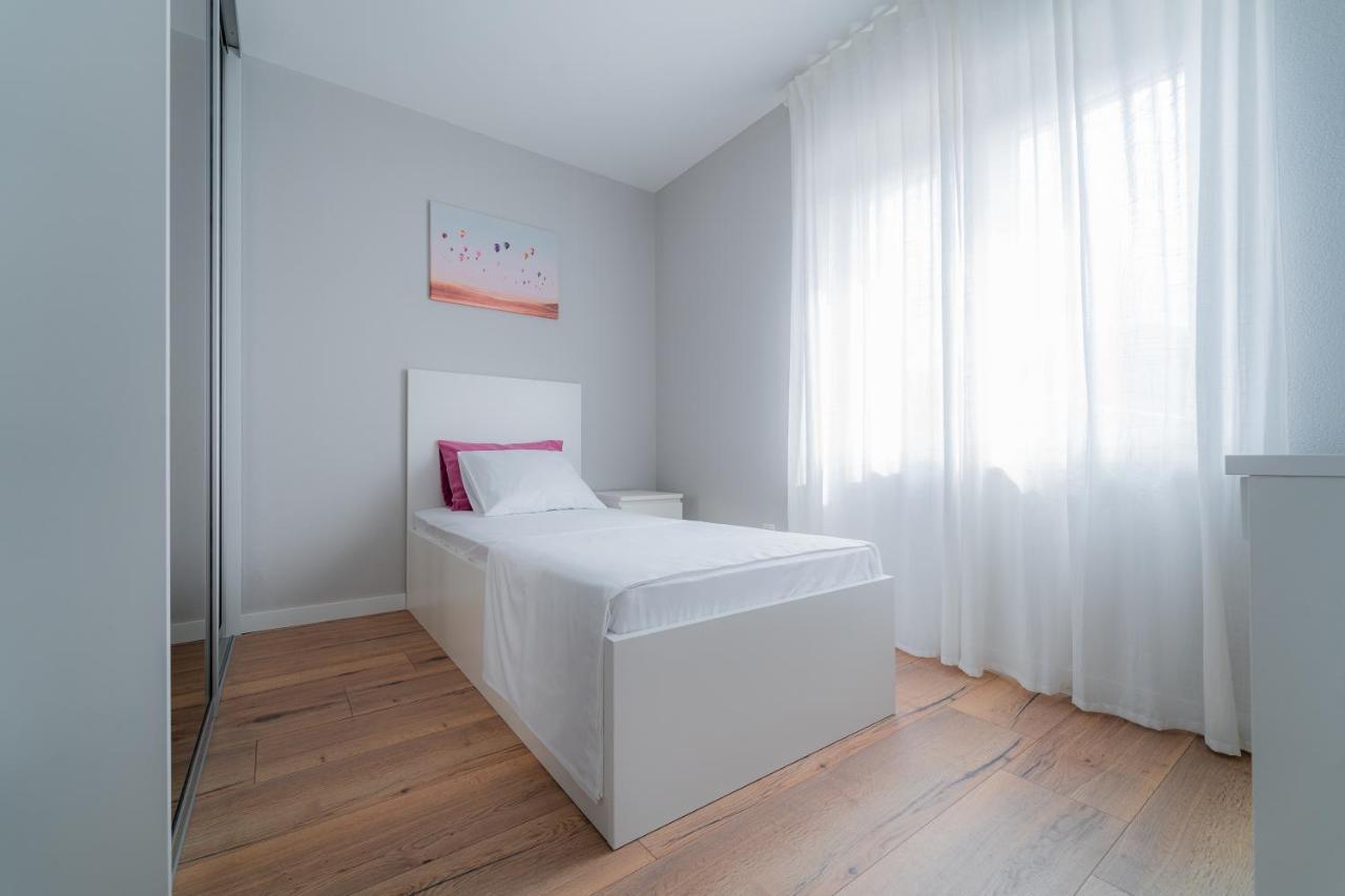 Luxury Apartment Laluna Kamen 外观 照片