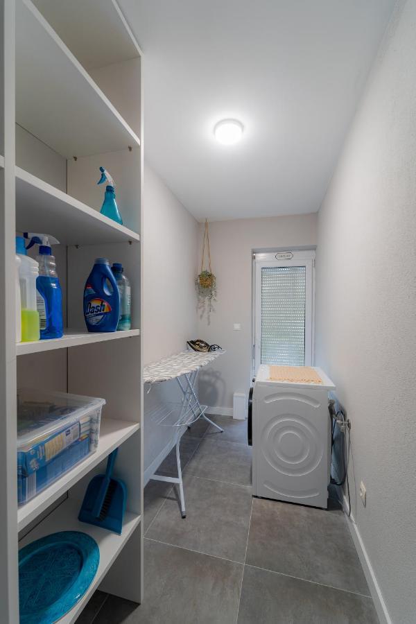 Luxury Apartment Laluna Kamen 外观 照片