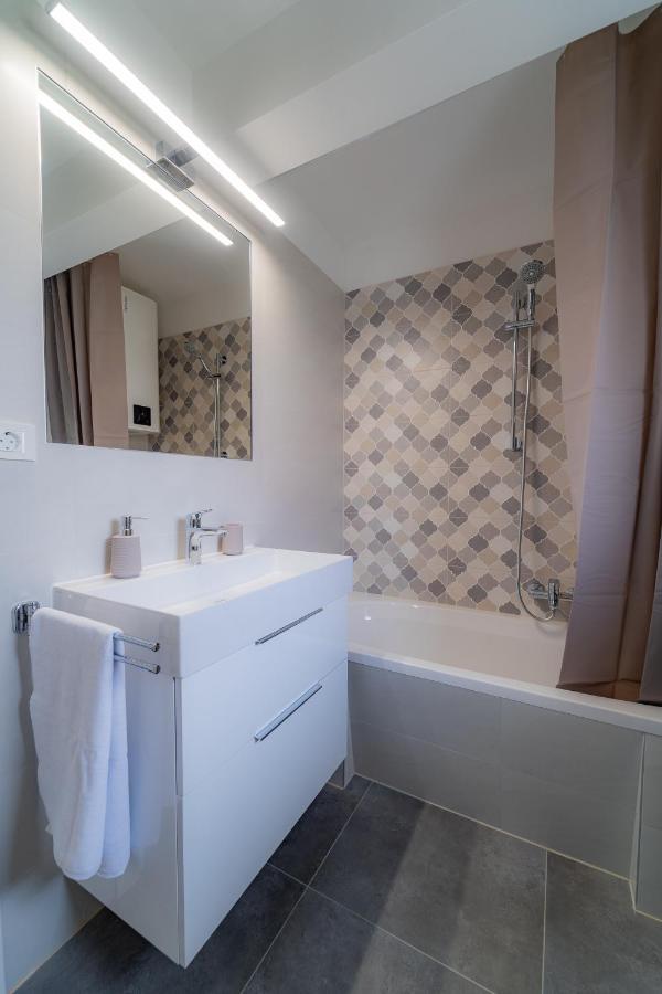 Luxury Apartment Laluna Kamen 外观 照片